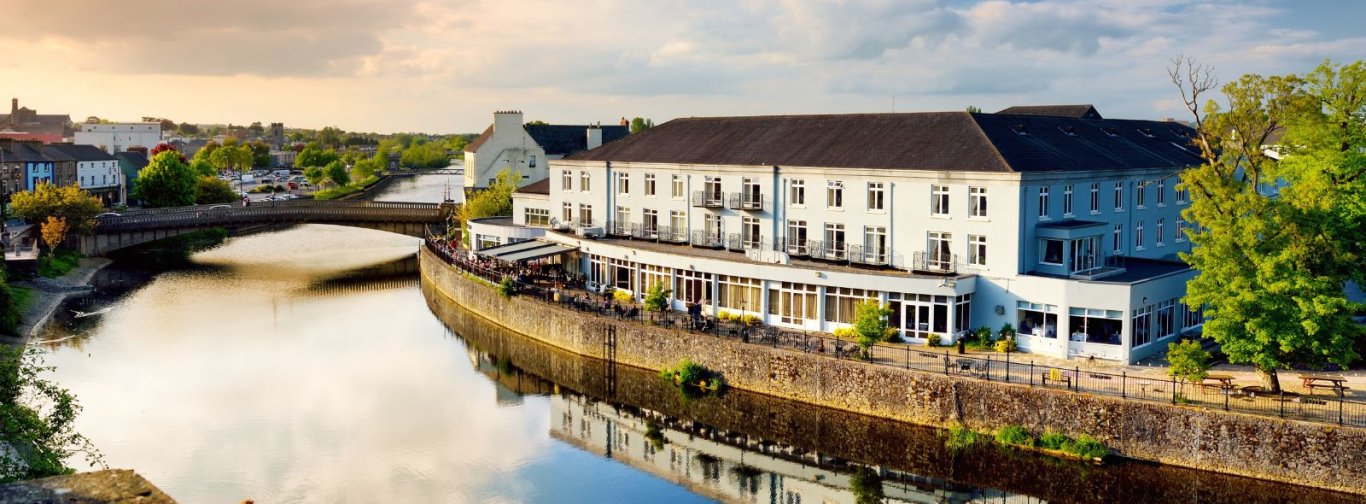 The river court hotel   krc www.rivercourthotel.com_v3