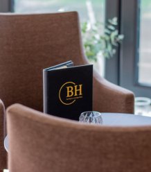 History of bh www.rivercourthotel.com_v3